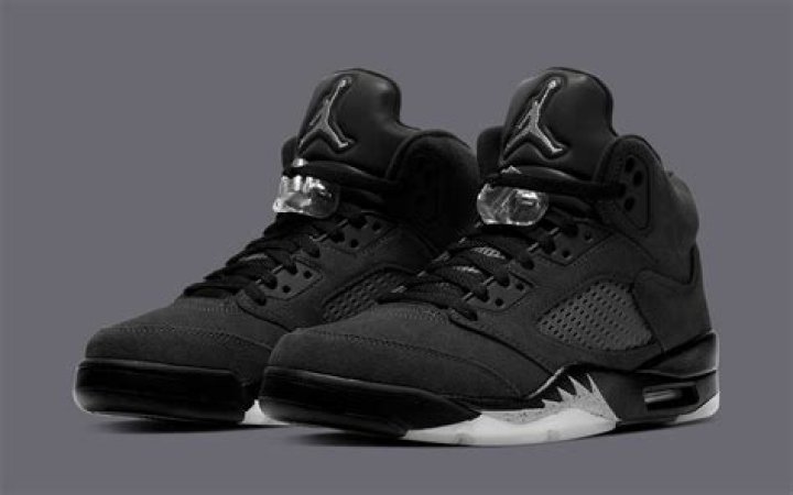 Air Jordan 5 “Black Cat” Gets Rumored Release Date