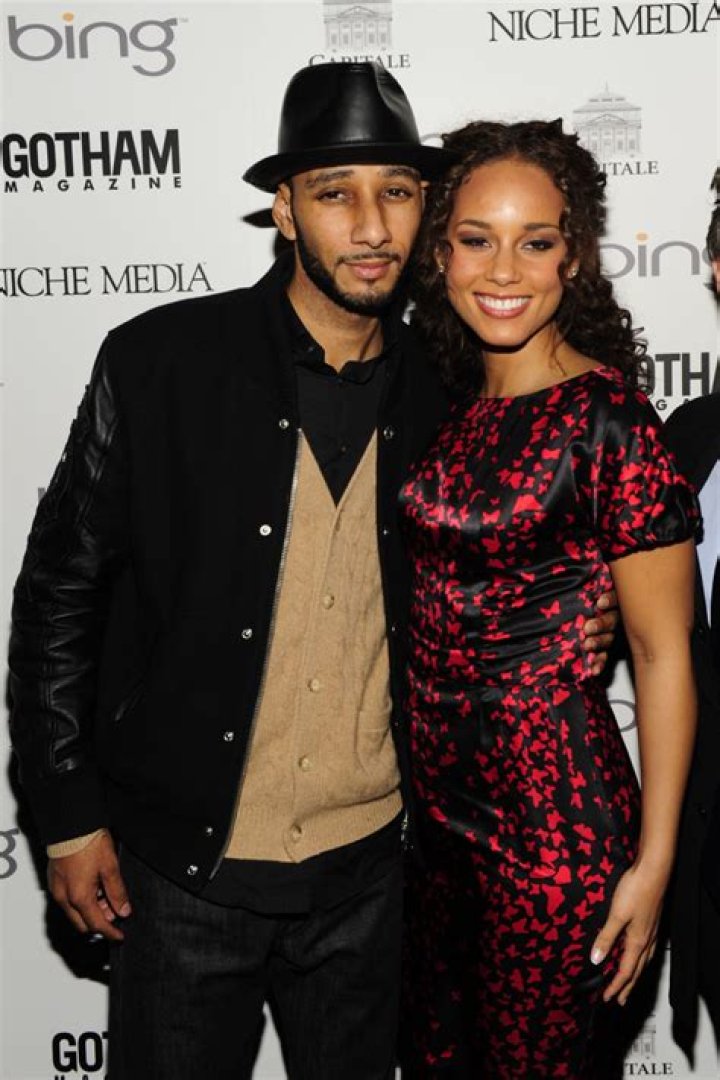 Alicia Keys Rocks Crop Top and Jeans at Dinner With Husband Swizz Beatz and Son Genesis Post-Grammys