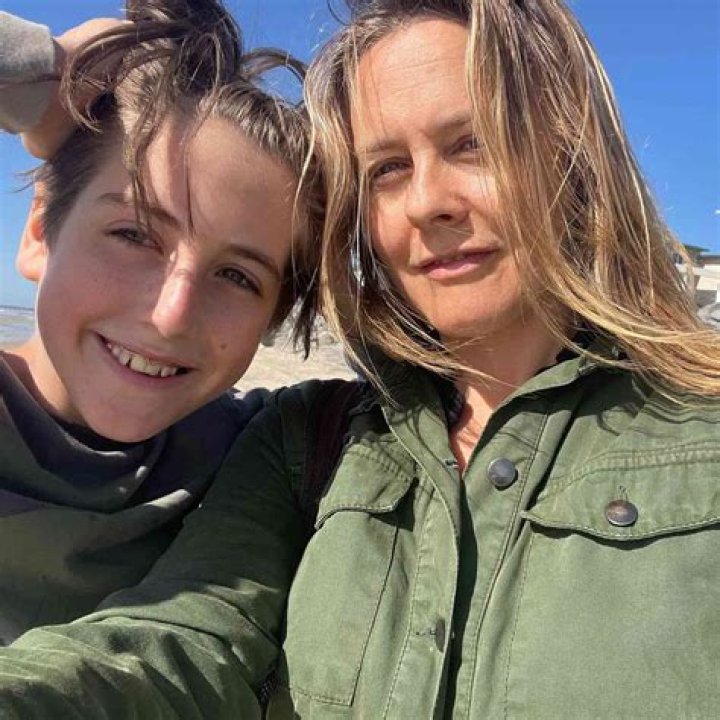 Alicia Silverstone Reveals She and Son Bear, 9, ‘Take Baths’ Together in Quarantine