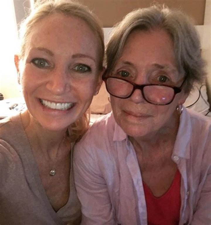 Alli Breen Biography | Age, Wiki, Net worth, Bio, Height, Husband|