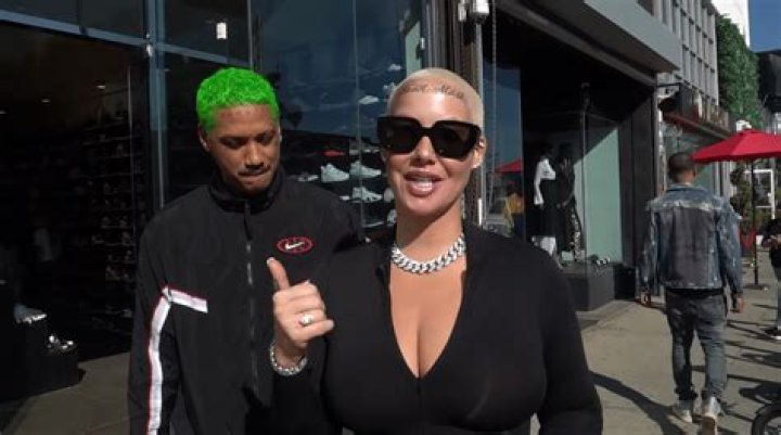Amber Rose Reveals 2 New Face Tattoos in Honor of Her 2 Kids and We’re Shook