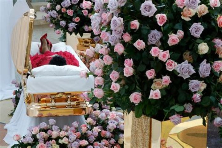 Aretha Franklin’s Body Arrives In A Solid Gold Casket For First Day of Public Viewing in Detroit