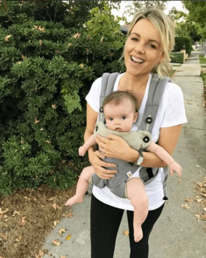 ‘Bachelorette’ Star Ali Fedotowsky Takes Adorable Daughter Molly For a Walk on Instagram!