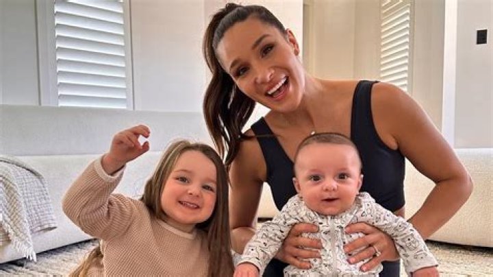 Congratulations Kayla Itsines! The Insta-Fitness Guru Is Expecting Baby No. 1 With Fiancé Tobi Pearce