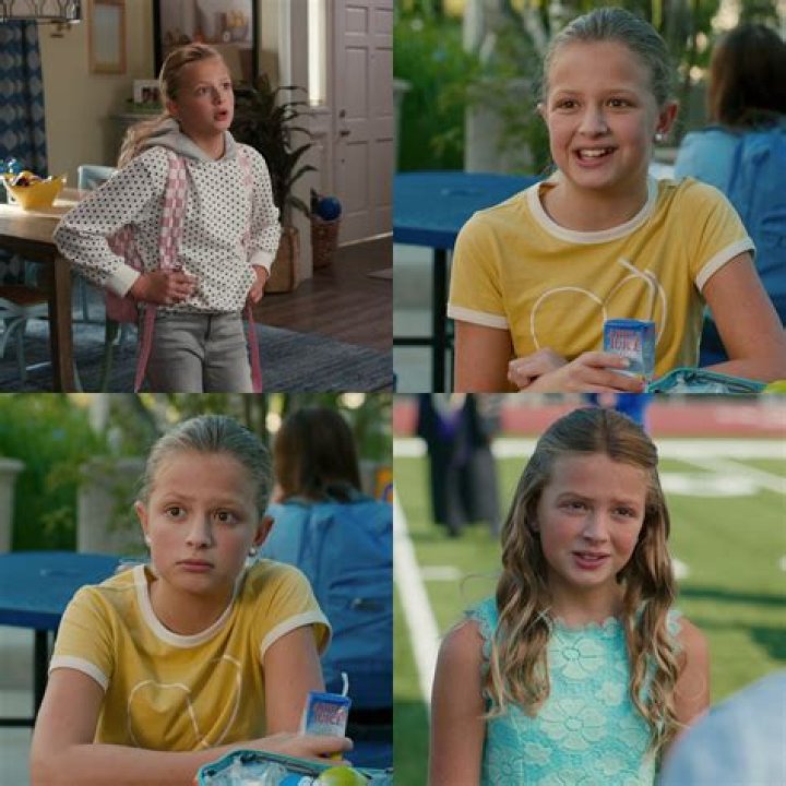 Did american housewife replace anna kat?