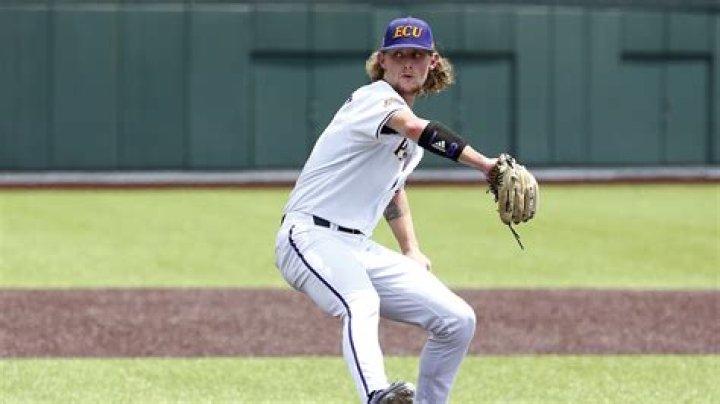 Did john olerud pitch in the majors?