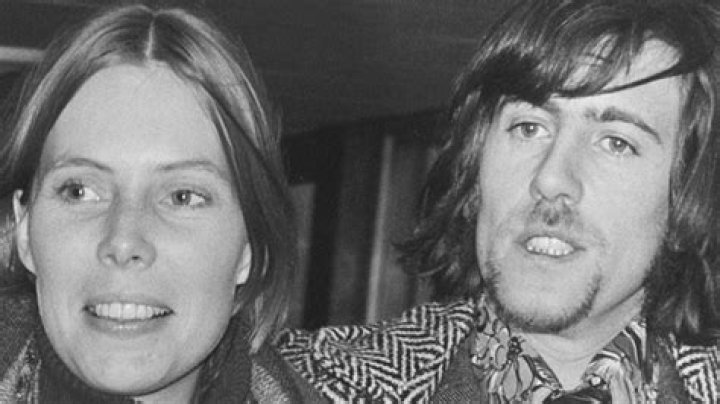 Did joni mitchell date graham nash?