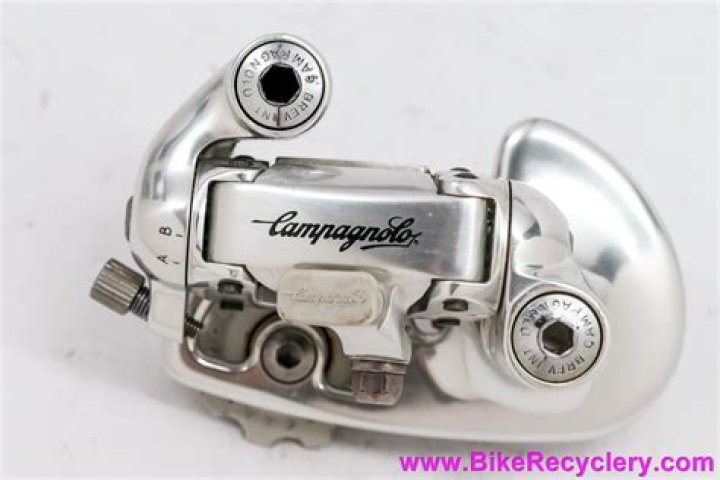Does campagnolo make bikes?