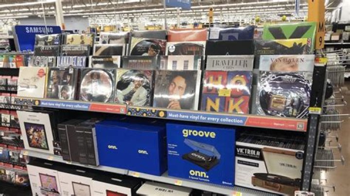 Does walmart still sell censored cds?