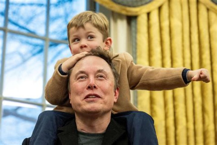 Drake And Future May Be Beefing Over A Girl, According To Internet Sleuths