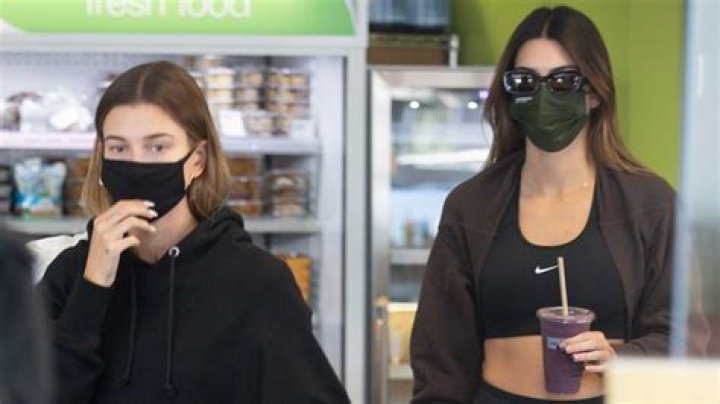 Hailey Baldwin and Kendall Jenner Rock Athleisure Looks While Grabbing Smoothies in West Hollywood