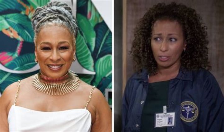 How does cragen leave svu?