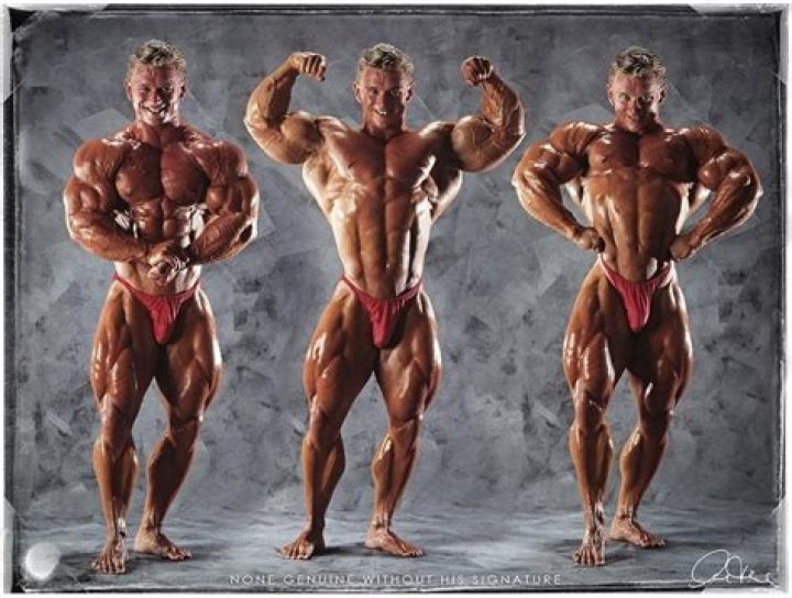 How tall is Lee Priest