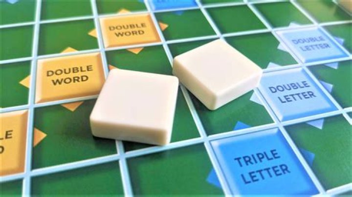 How tiles in scrabble?