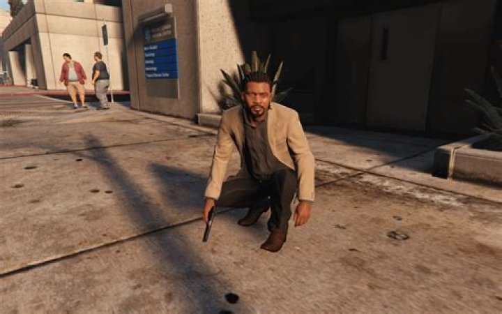 How to crouch on gta?