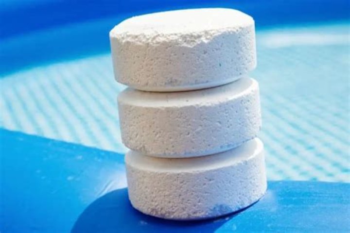 Is it OK to put chlorine tablets in a saltwater pool?