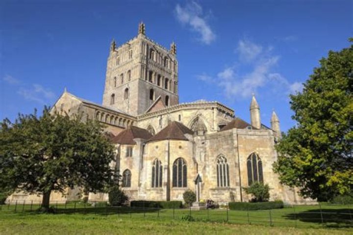 Is tewkesbury worth visiting?