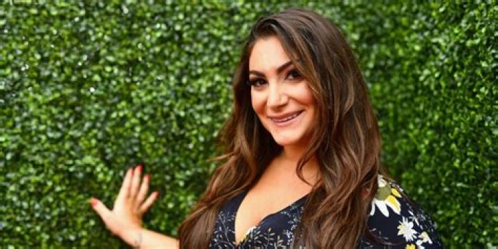 ‘Jersey Shore’ Star Deena Nicole Cortese Flashes Her Brand New Engagement Ring on Instagram!