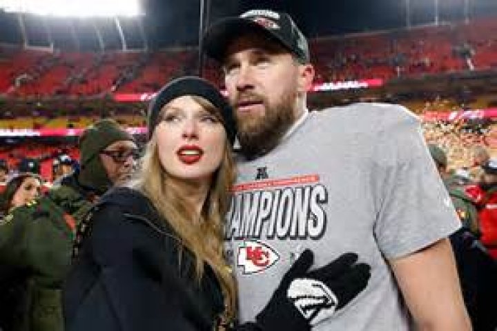 Kayla Nicole Shoots Down Rumors She Dumped Travis Kelce Over Splitting Bills: 