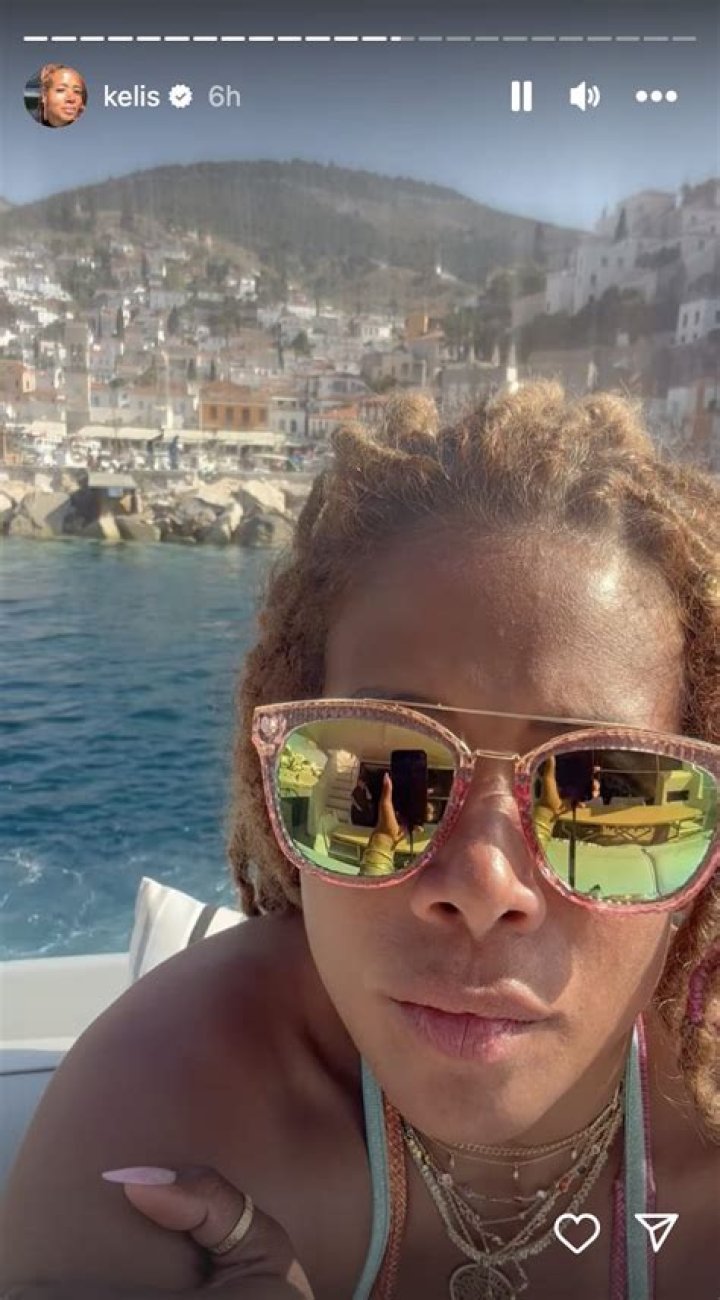 Kelis Glows In New Bikini Video, Trolls Ask If Bill Murray Filmed It