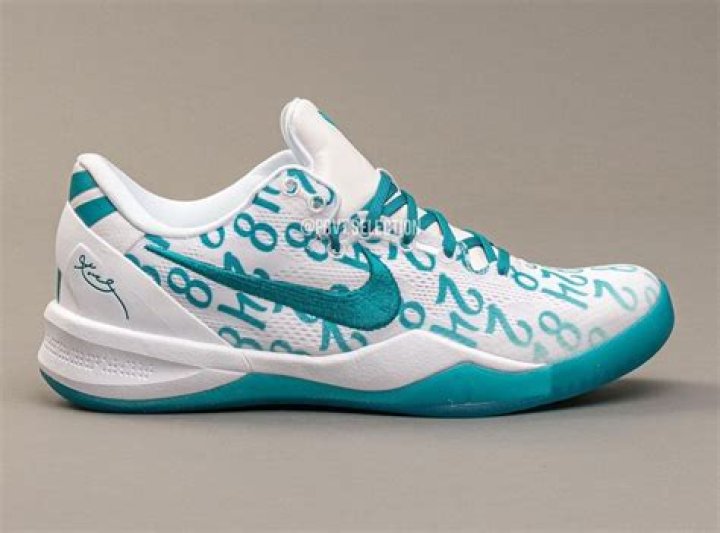 Nike Kobe 8 Protro “Radiant Emerald” Gets on-Foot Photos