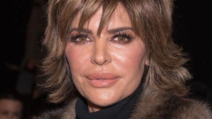 ‘RHOBH’ Star Lisa Rinna Deletes, Then Reposts Naked Selfie on Instagram!