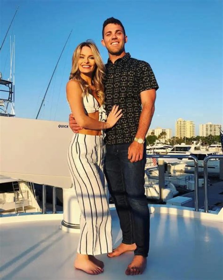Siesta Key’s Juliette Porter and Boyfriend Sam Logan’s Cutest Photos So Far
