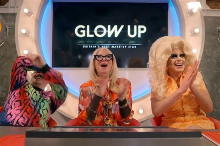 The Glow-Up Is Real! Ashley Graham Shares ’90s Throwback Pic and We Legit Can’t Believe Our Eyes