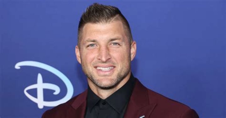 Tim Tebow Has An Interesting Yearly Routine For His Heisman Trophy