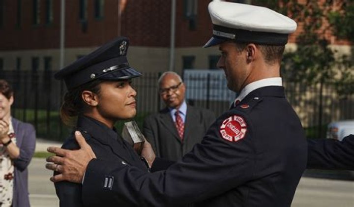 What happened to sylvie's mom on chicago fire?