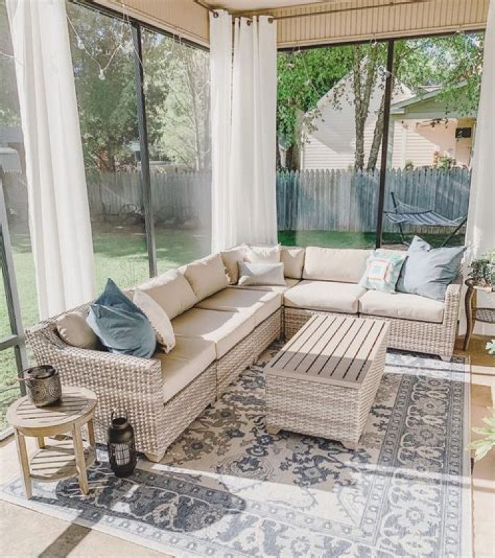 What is a cozie mean?