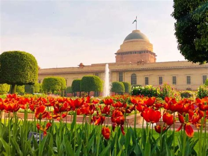 When rashtrapati bhavan open for public?