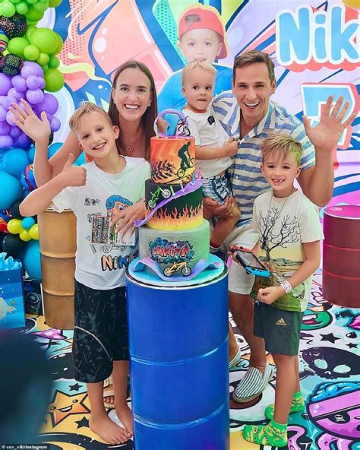 Where does vlad and nikita live?