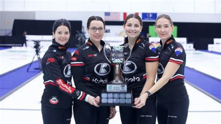 Who won manitoba women's curling?