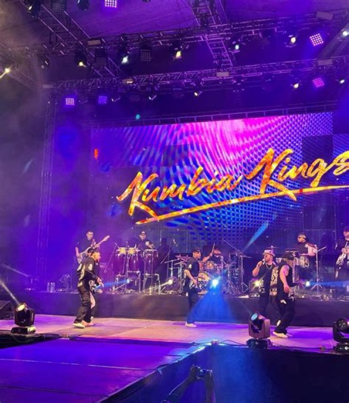 Why did kumbia kings split up?