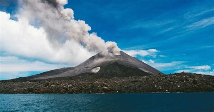 Will mount krakatoa erupt again?